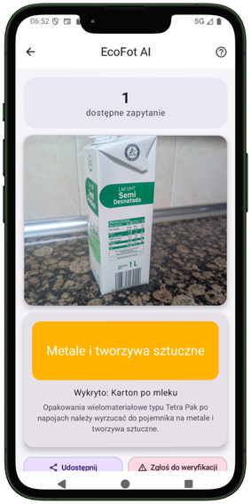 Wynik EcoFot AI wskazujący miejsce zbiórki kartonu po mleku